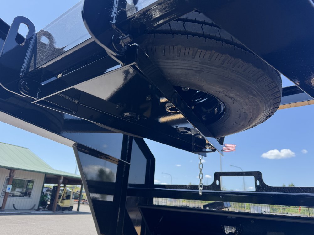 MAXX-D 8.5x28 15,600 Gooseneck
