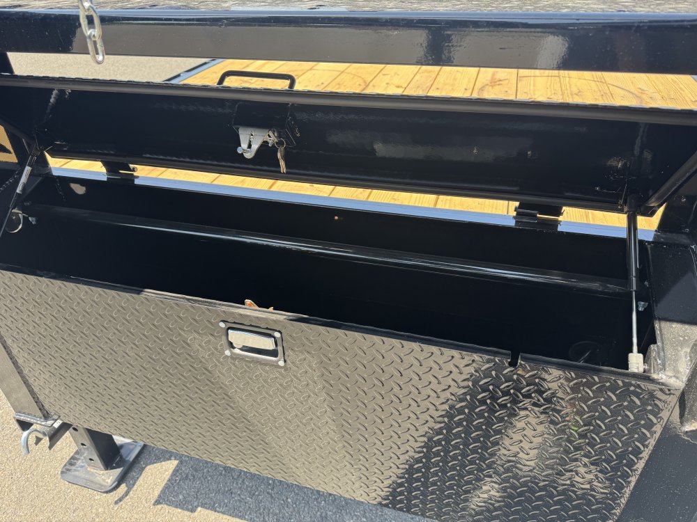 MAXX-D 8.5x28 15,600 Gooseneck
