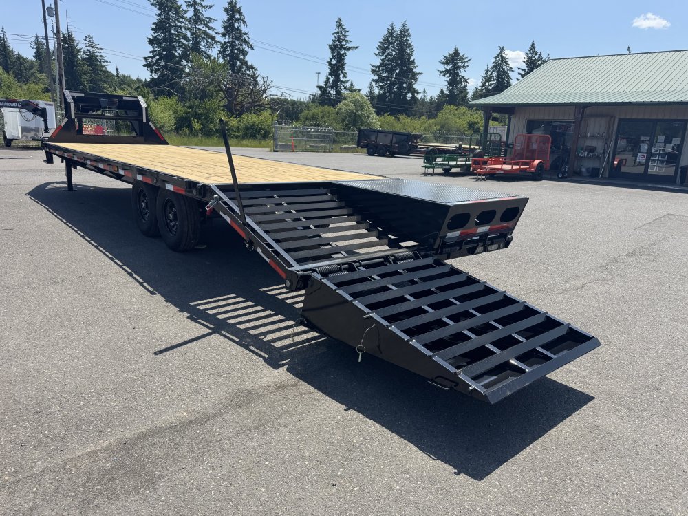 MAXX-D 8.5x28 15,600 Gooseneck