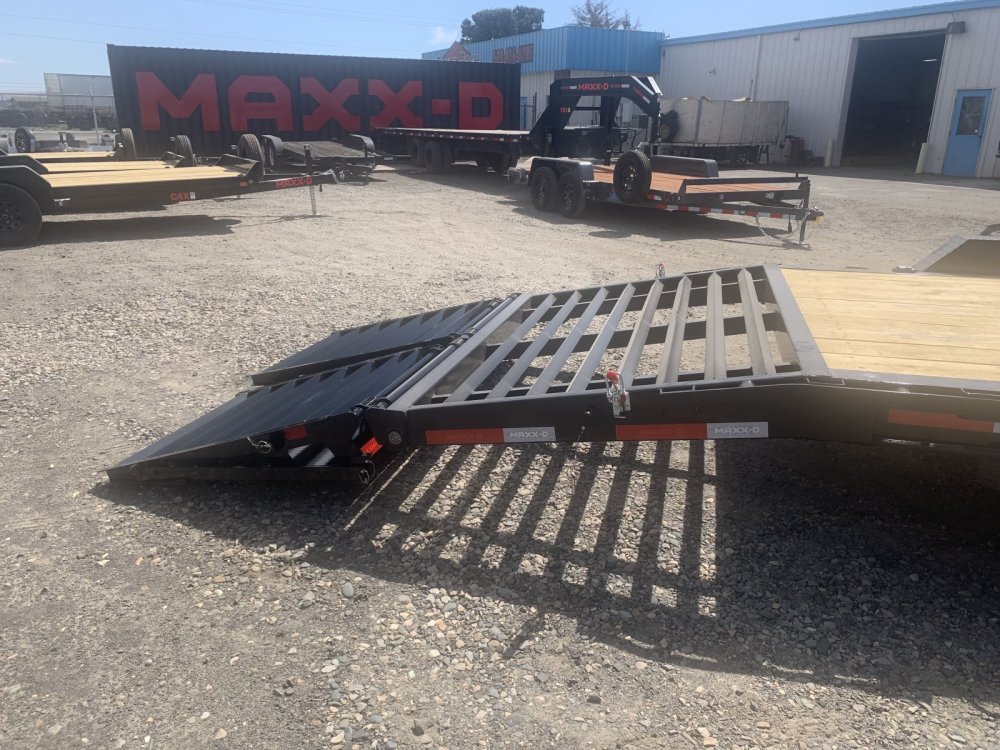 Maxx-D 7x24 17,500 Deck In-Between