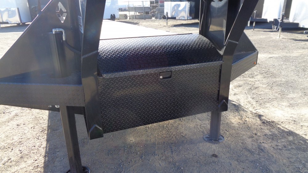 Diamond C 8.5x40 40,000 Gooseneck