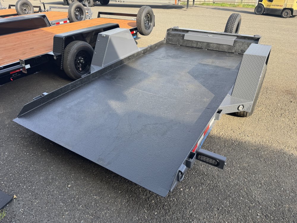Versatile 6x12 5,200 Tilt