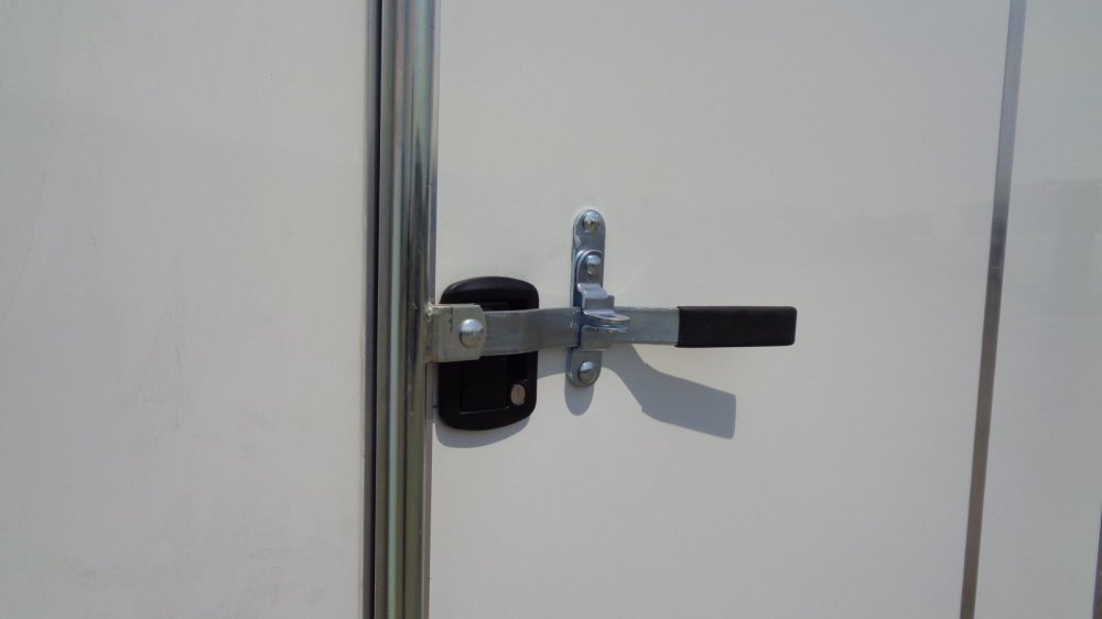 Mirage 8.5x16 9,900 Enclosed