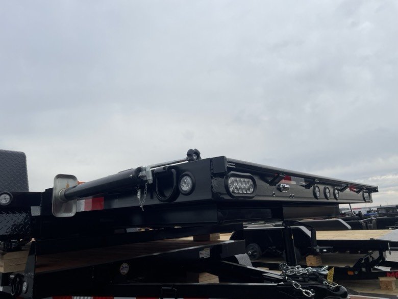 Versatile 7x16 7,000 Car Hauler