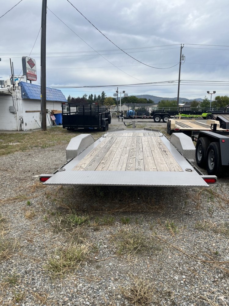 Diamond C 7x20 14,900 Flatbed