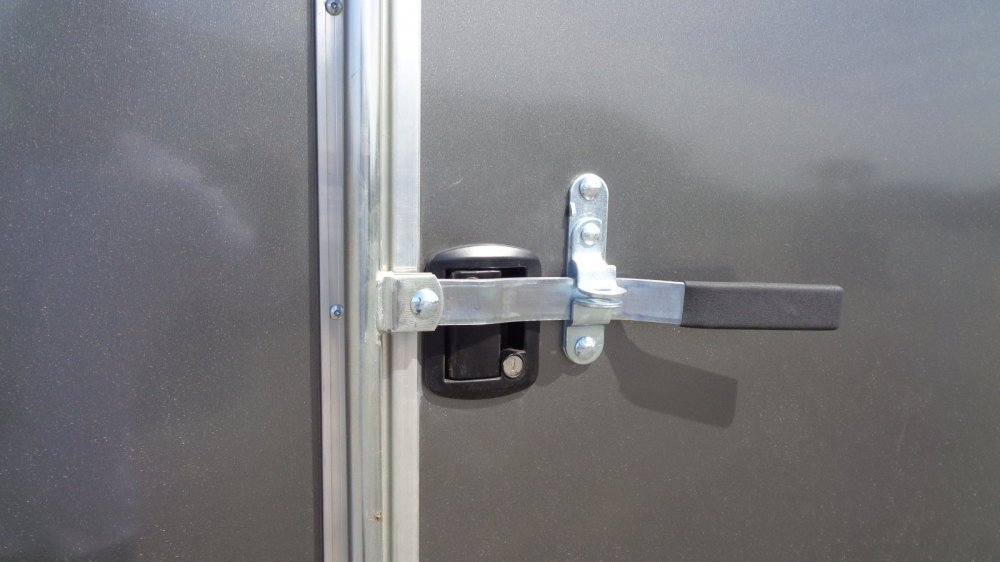 Mirage 6x12 7,000 Enclosed