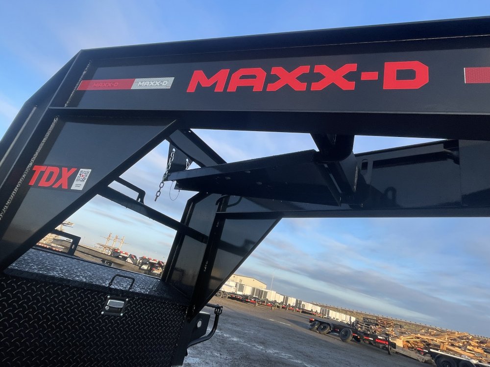 MAXX-D 8.5x28 25,000 Gooseneck