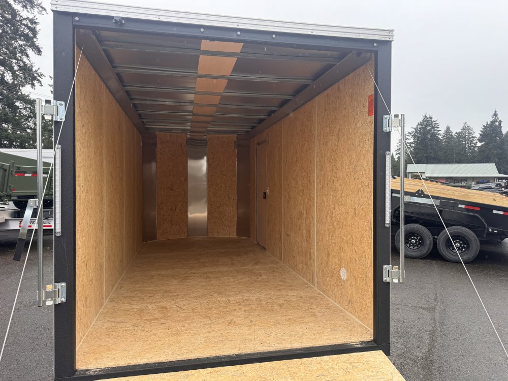 Mirage 7x16 7,000 Enclosed