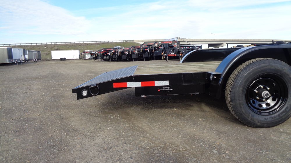 Versatile 7x18 7,000 Flatbed