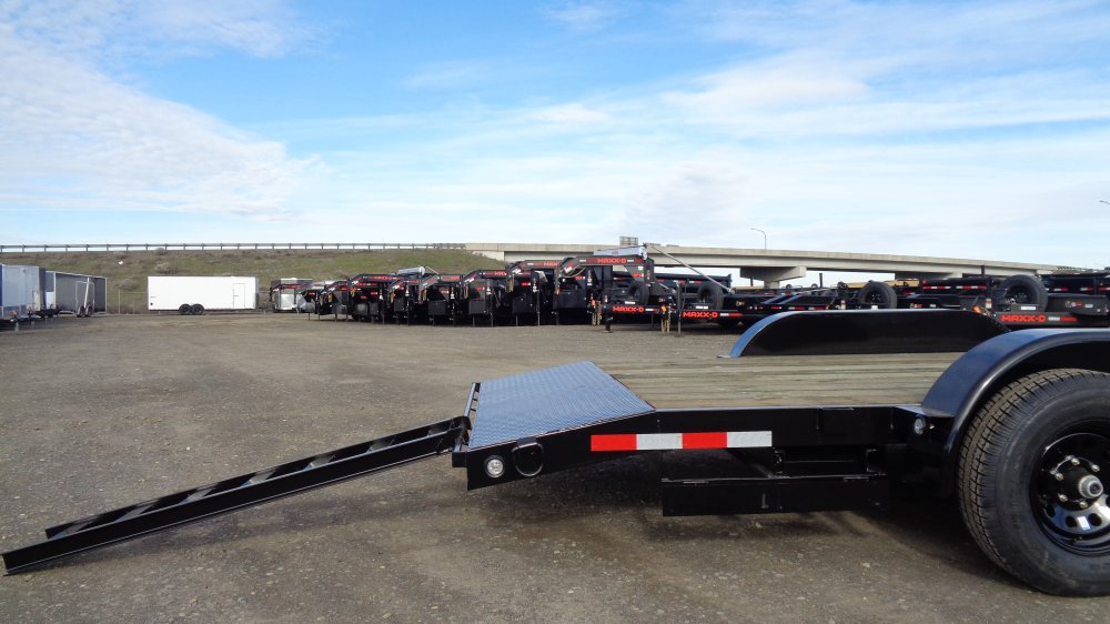 Versatile 7x18 7,000 Flatbed