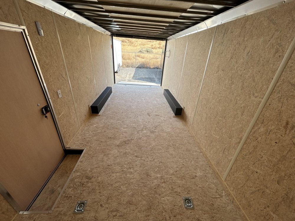 Mirage 8.5x20 9,900 Enclosed