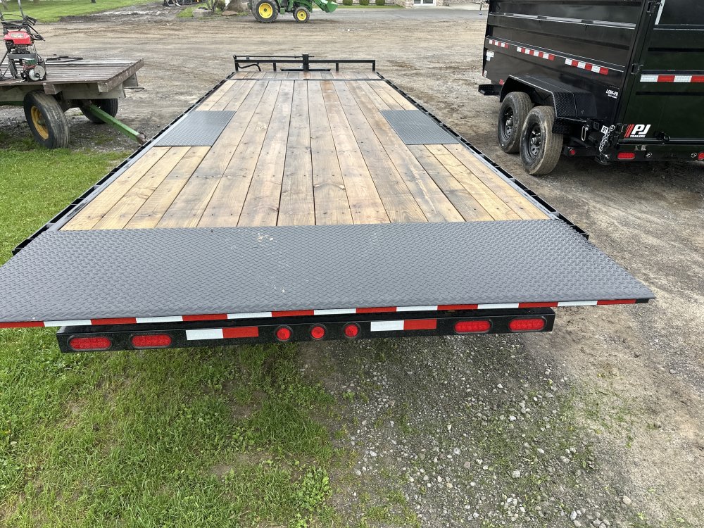 2025 PJ 26 FT 26' Deckover Tilt Deckover