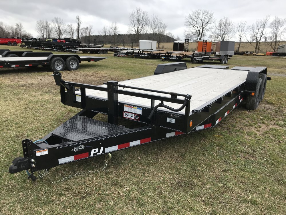 2022 PJ 22'x8" Channel Equipment Fender