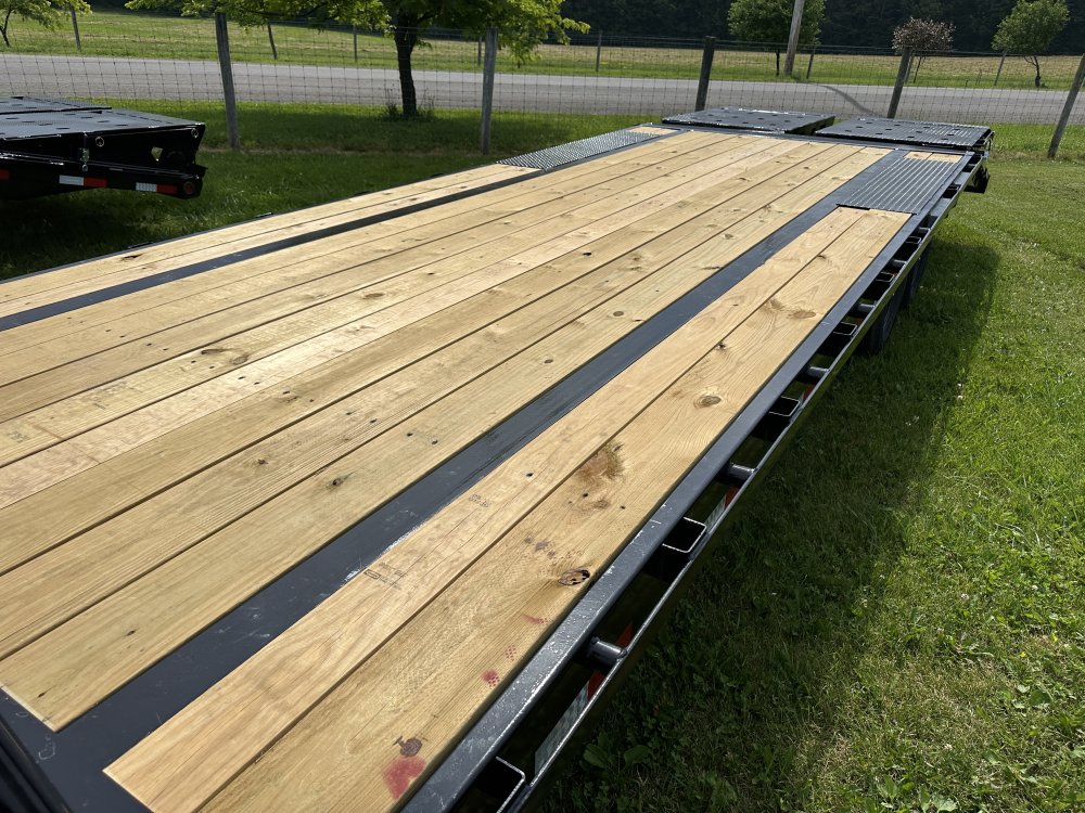 2027 PJ Trailers Quest 25' Gooseneck with Singles