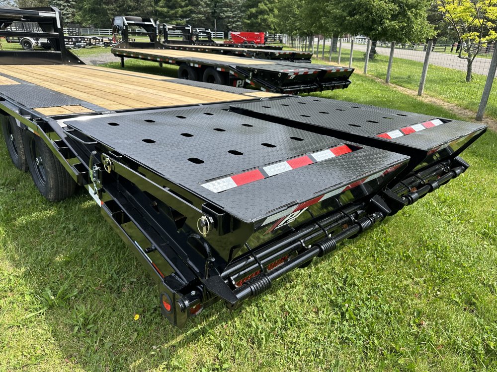 2027 PJ Trailers Quest 25' Gooseneck with Singles