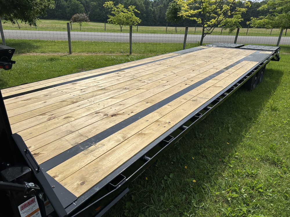 2027 PJ Trailers 30' Quest Gooseneck with Singles