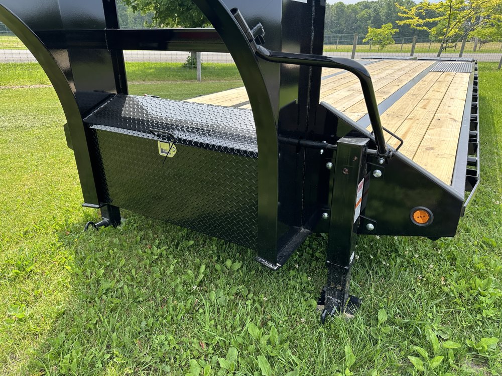 2027 PJ Trailers 30' Low-Pro Flatdeck with Duals Gooseneck