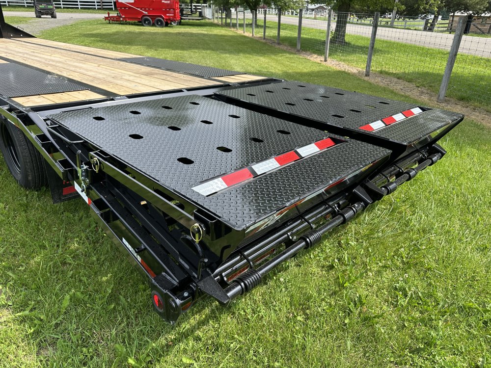 2027 PJ Trailers 30' Low-Pro Flatdeck with Duals Gooseneck
