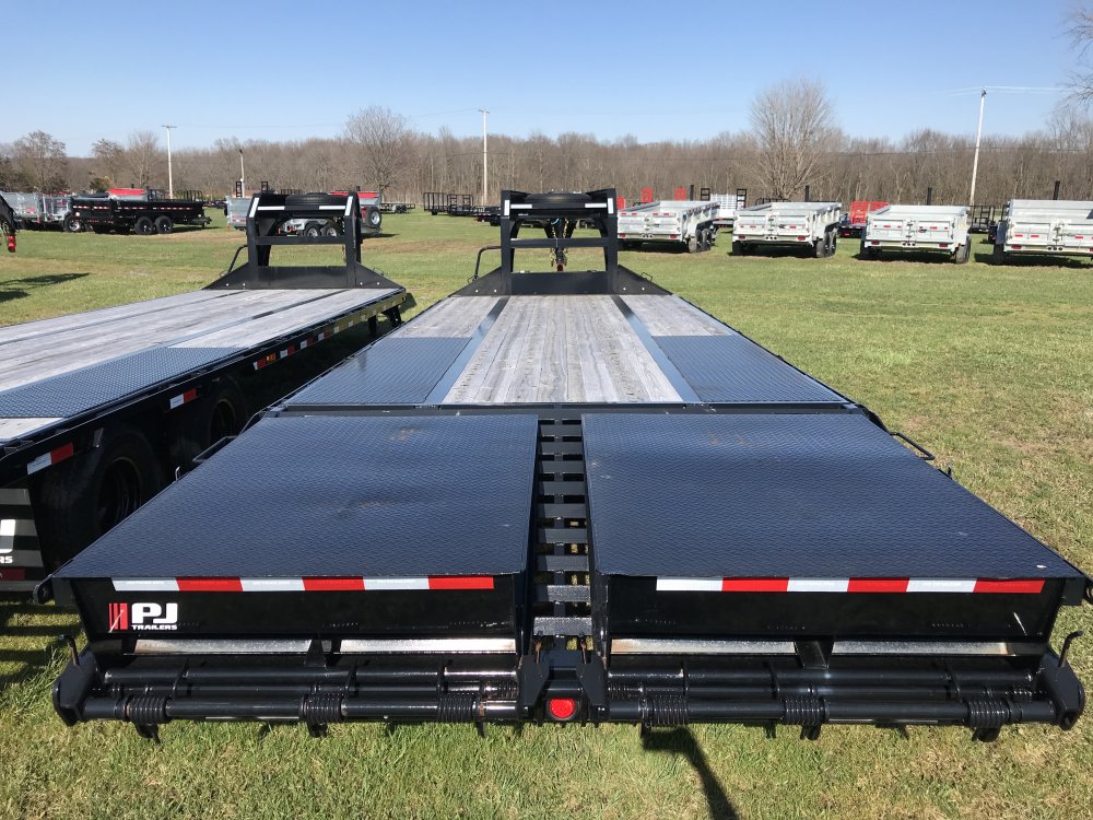2023 PJ 25' Low-Pro Flatdeck with Duals
