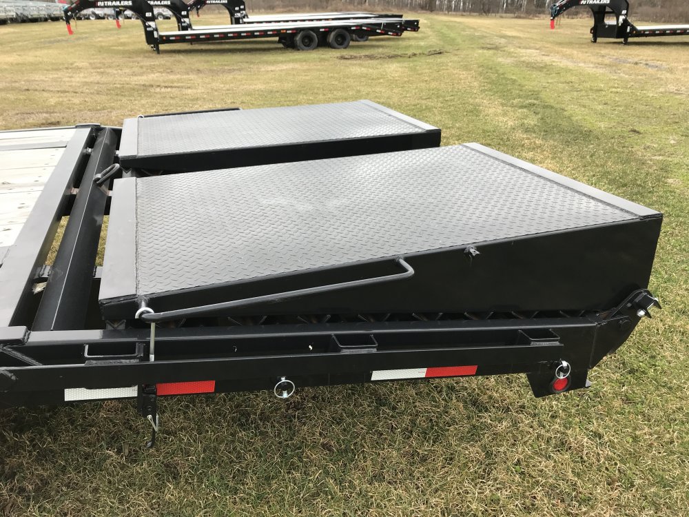 2022 Gator 30  Gooseneck