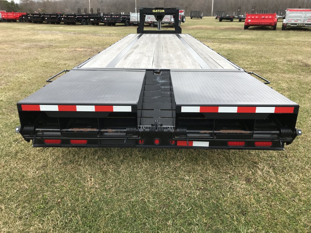 2022 Gator 30  Gooseneck