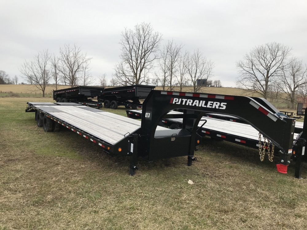 2023 PJ 32' Low-Pro Flatdeck with Duals