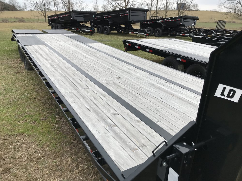 2023 PJ 32' Low-Pro Flatdeck with Duals