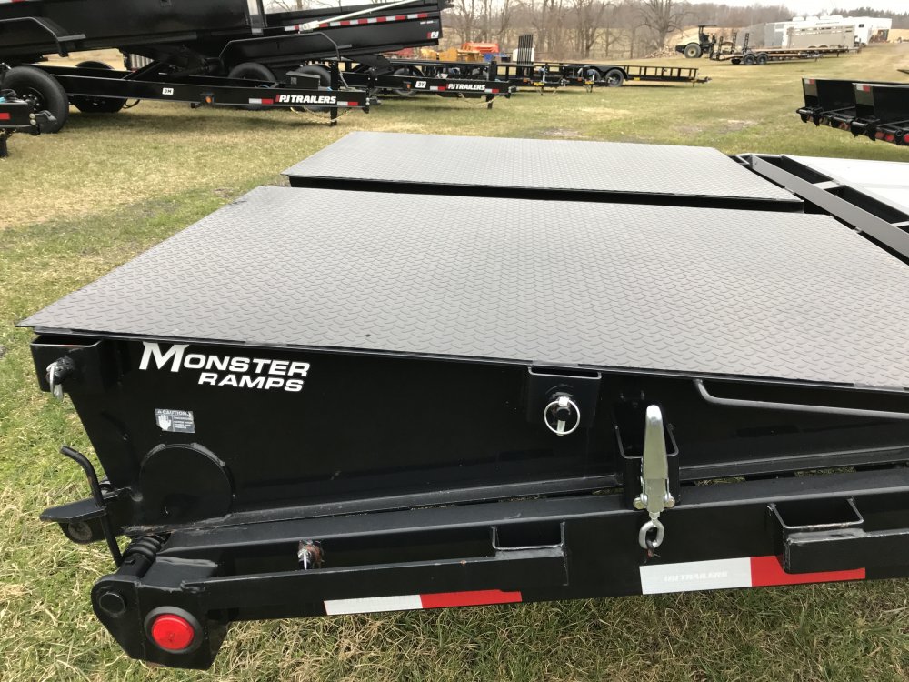 2023 PJ 32' Low-Pro Flatdeck with Duals