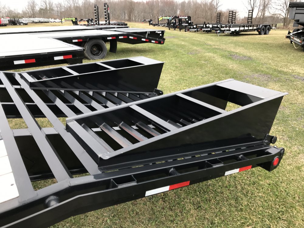 2023 PJ 30' Low-Pro Flatdeck with Duals