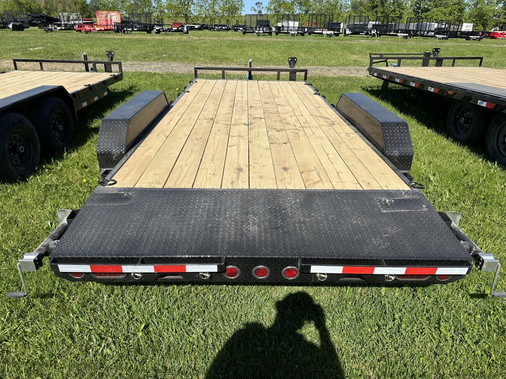 2027 PJ Trailers 18'x5" Channel Carhauler