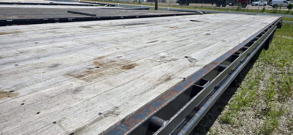 102"x40' East Texas Gooseneck Flatbed