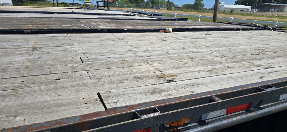 102"x40' East Texas Gooseneck Flatbed