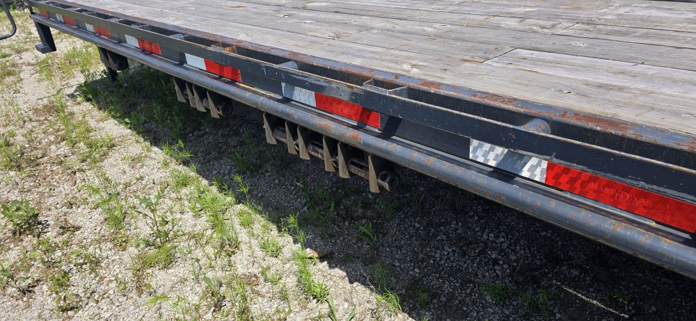 102"x40' East Texas Gooseneck Flatbed