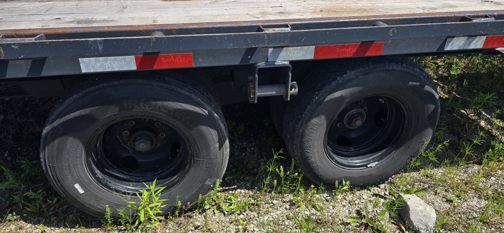 102"x40' East Texas Gooseneck Flatbed