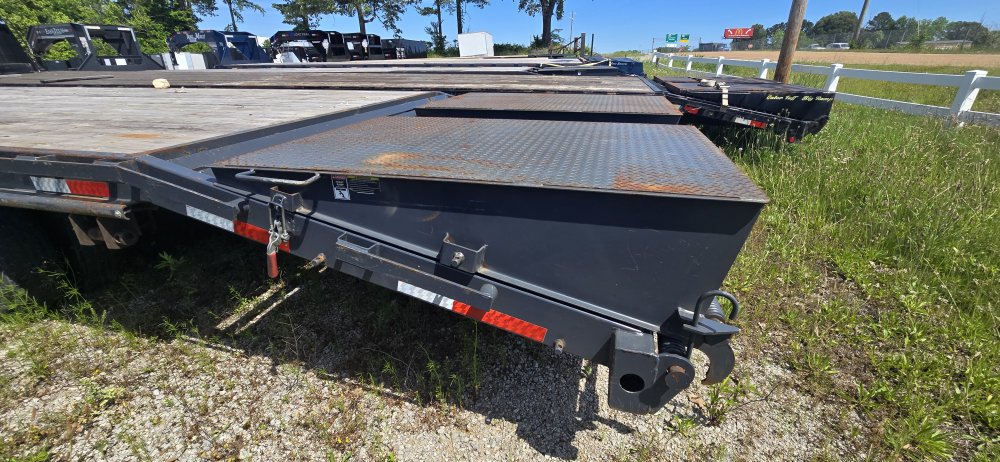 102"x40' East Texas Gooseneck Flatbed