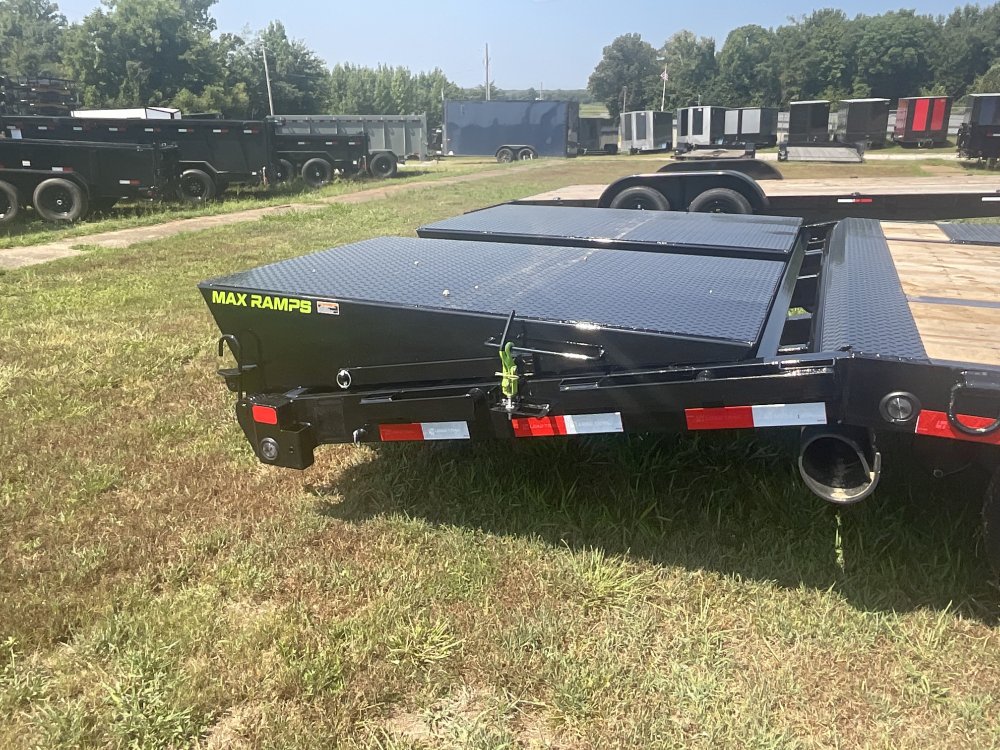 102"x30' Load Trail Gooseneck Flatbed