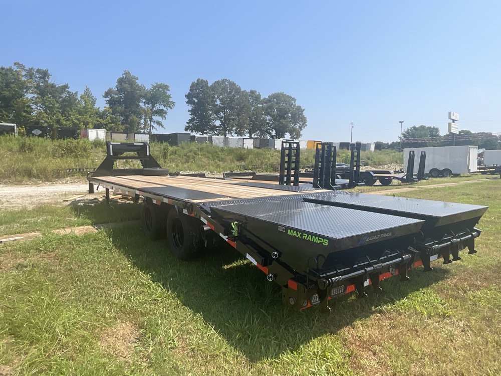 102"x30' Load Trail Gooseneck Flatbed