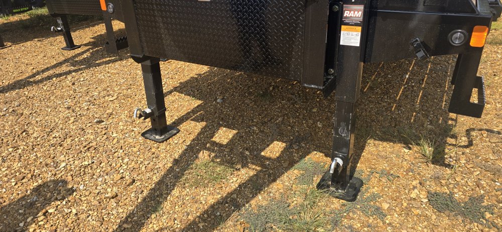 102"x32' Load Trail Gooseneck Flatbed