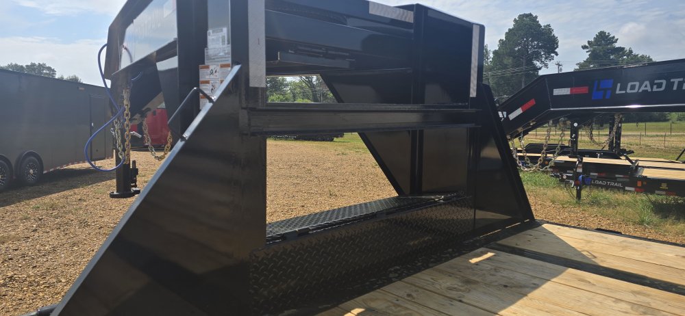 102"x32' Load Trail Gooseneck Flatbed