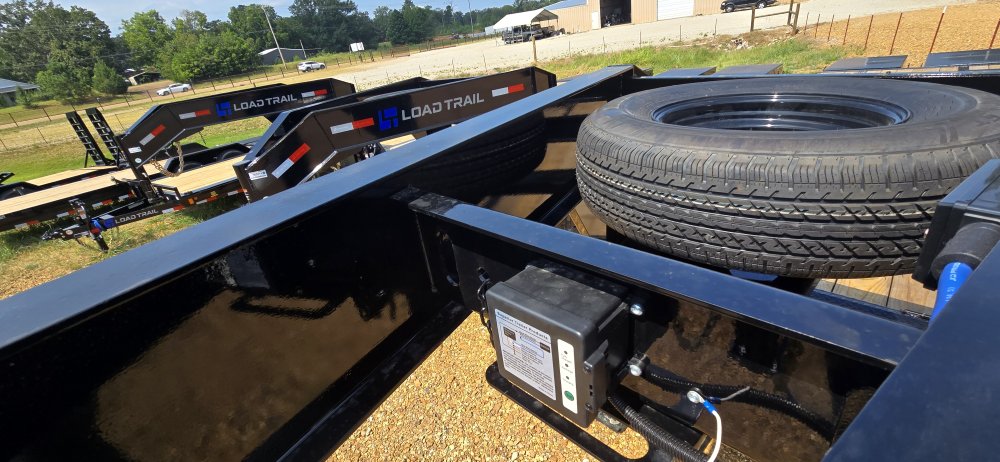 102"x32' Load Trail Gooseneck Flatbed