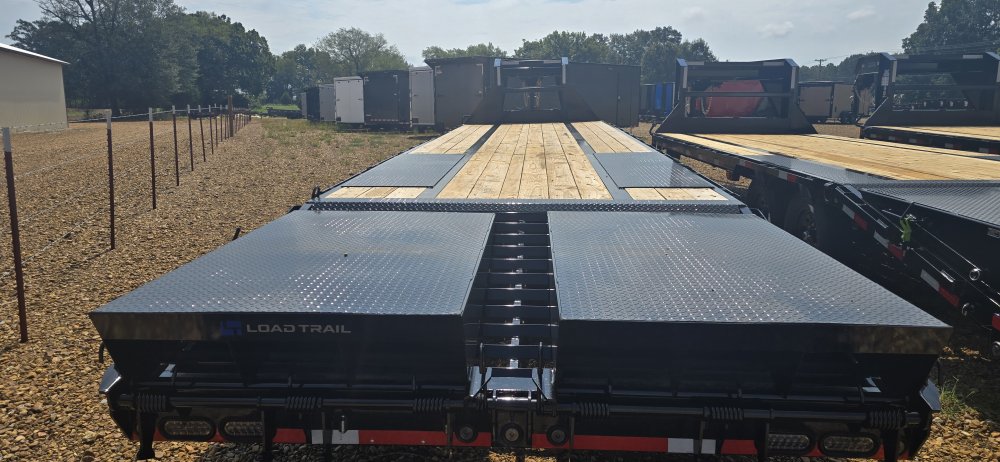 102"x32' Load Trail Gooseneck Flatbed