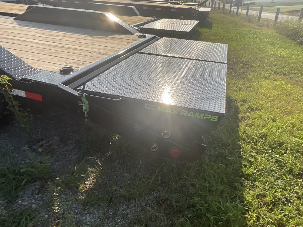 102"x22' Load Trail Equipment Trailers