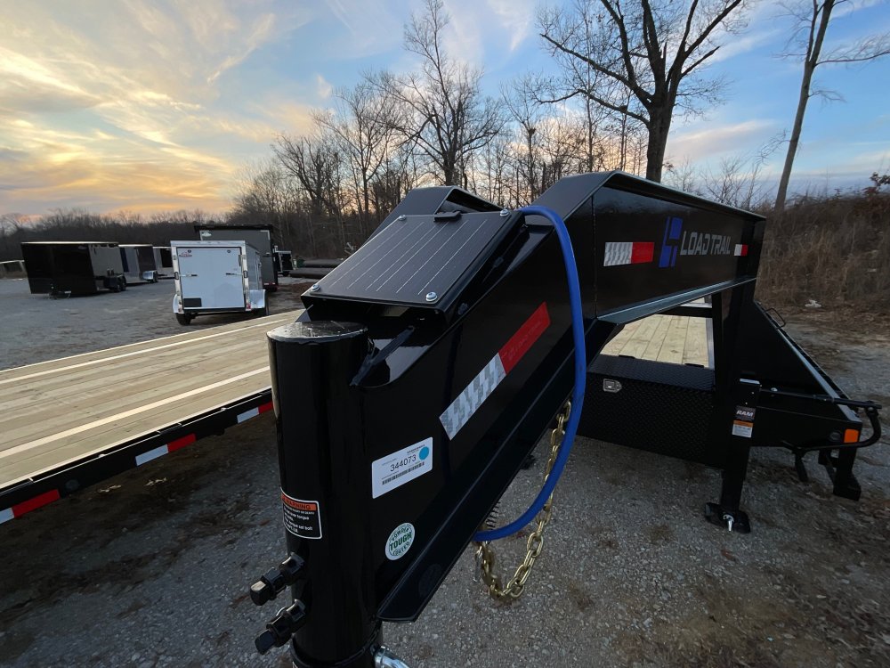102"x32' Load Trail LLC Gooseneck Flatbed