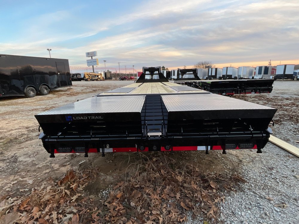 102"x32' Load Trail LLC Gooseneck Flatbed