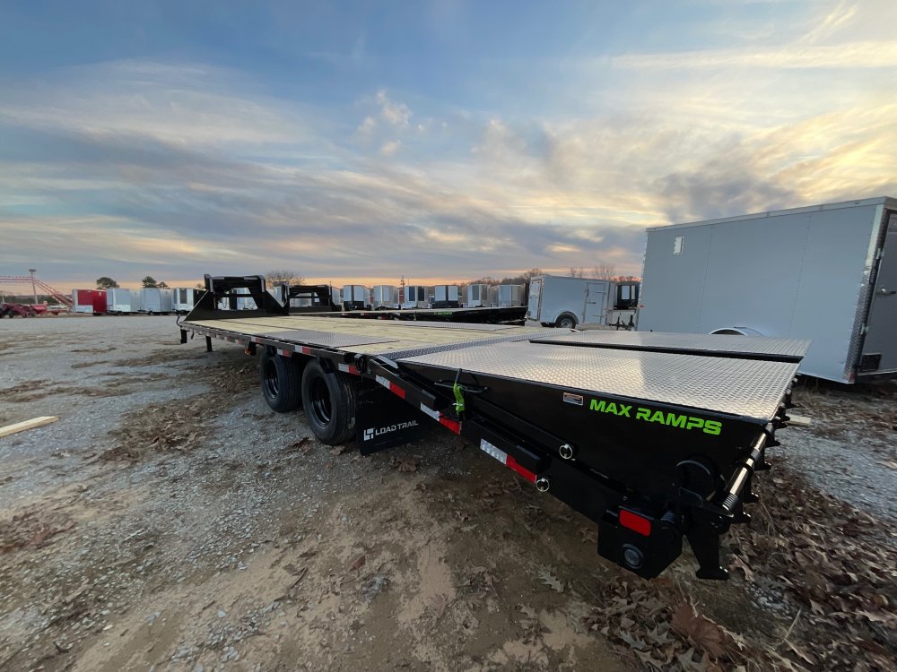 102"x32' Load Trail LLC Gooseneck Flatbed