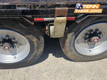 102"x40' Caliber Gooseneck Flatbed