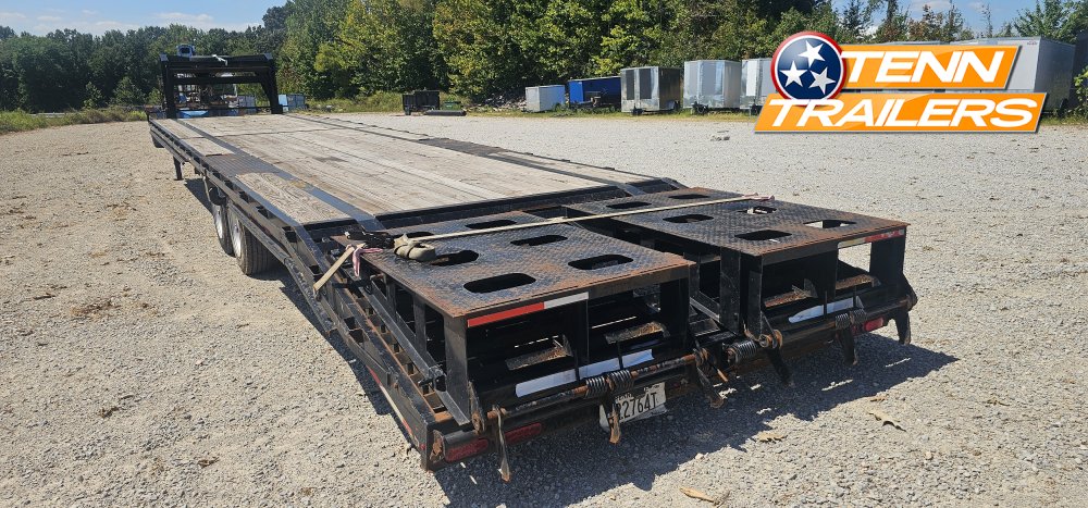 102"x40' Caliber Gooseneck Flatbed
