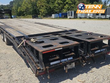 102"x40' Caliber Gooseneck Flatbed