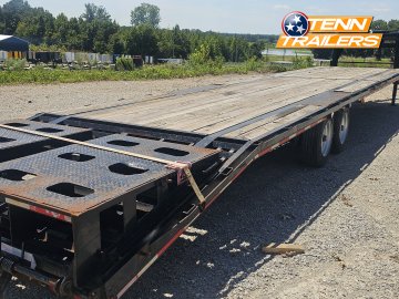 102"x40' Caliber Gooseneck Flatbed