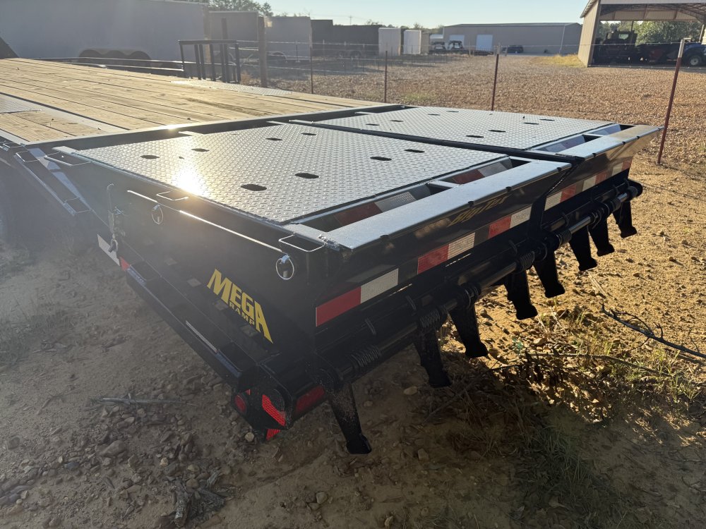 102"x34' Big Tex Gooseneck Flatbed